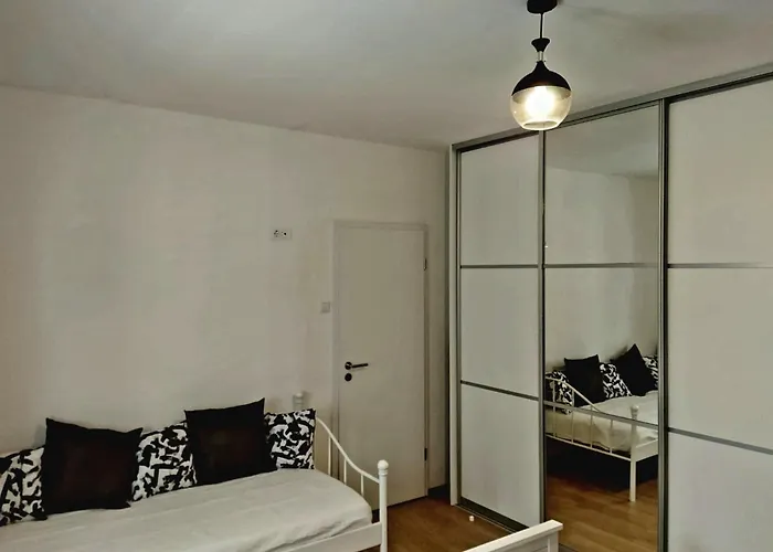 Apartament Teta Lidia *